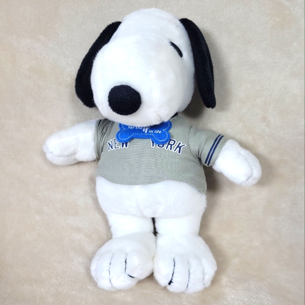 Snoopy Peanuts plush MetLife Insurance promotional toy removable shirt